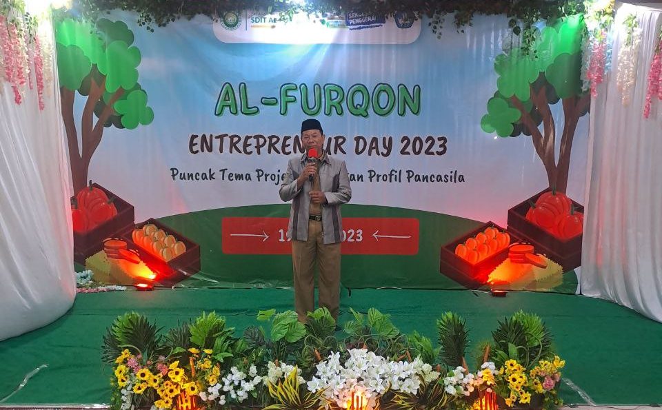 Sambutan Bapak Sukardi Koordinator Pengawas Kecamatan Kebayoran Lama pada pada Acara Puncak Projek Penguatan Profil Pelajar Pancasila Entrepreneur Day 2023 SDIT Al-Furqon