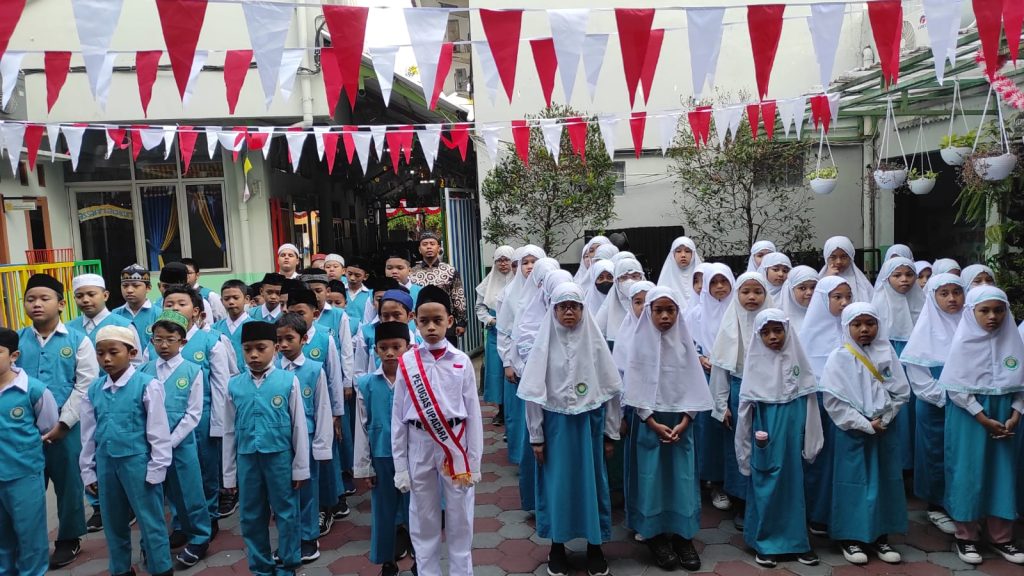 Peserta Upacara 17 Agustus 2023 SDIT Al-Furqon