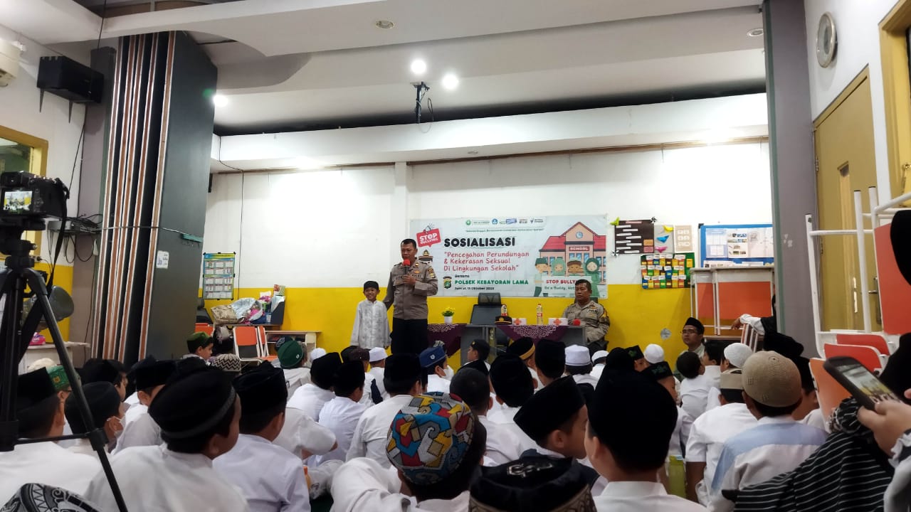 Mawrist (Kelas 1) mengajukan pertanyaan pada Sosialisasi Perundungan dan Kekerasan Seksual SDIT Al-Furqon