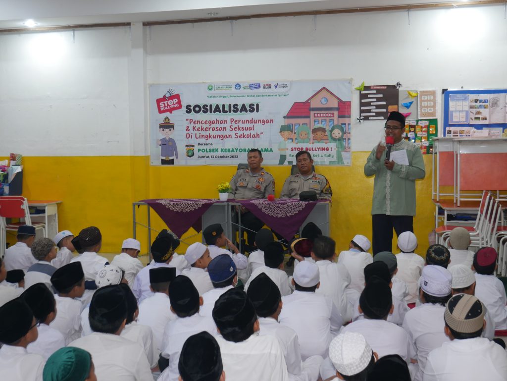 Pembukaan Sosialisasi Perundungan dan Kekerasan Seksual di SDIT Al-Furqon oleh Pak Eka