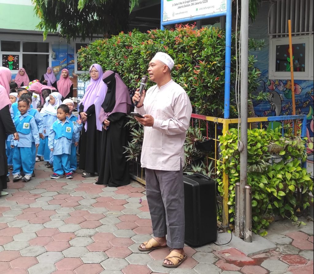 Sambutan ketua Komite SDIT Al-Furqon