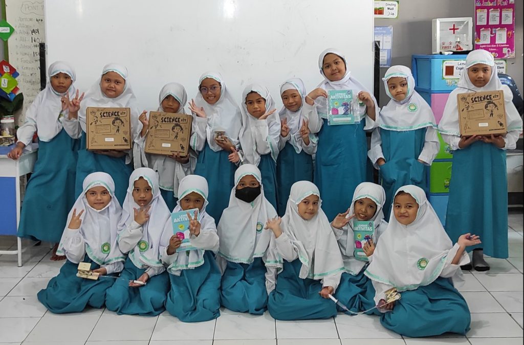 Einstein Science Project Kelas Rendah Mujahidah_1