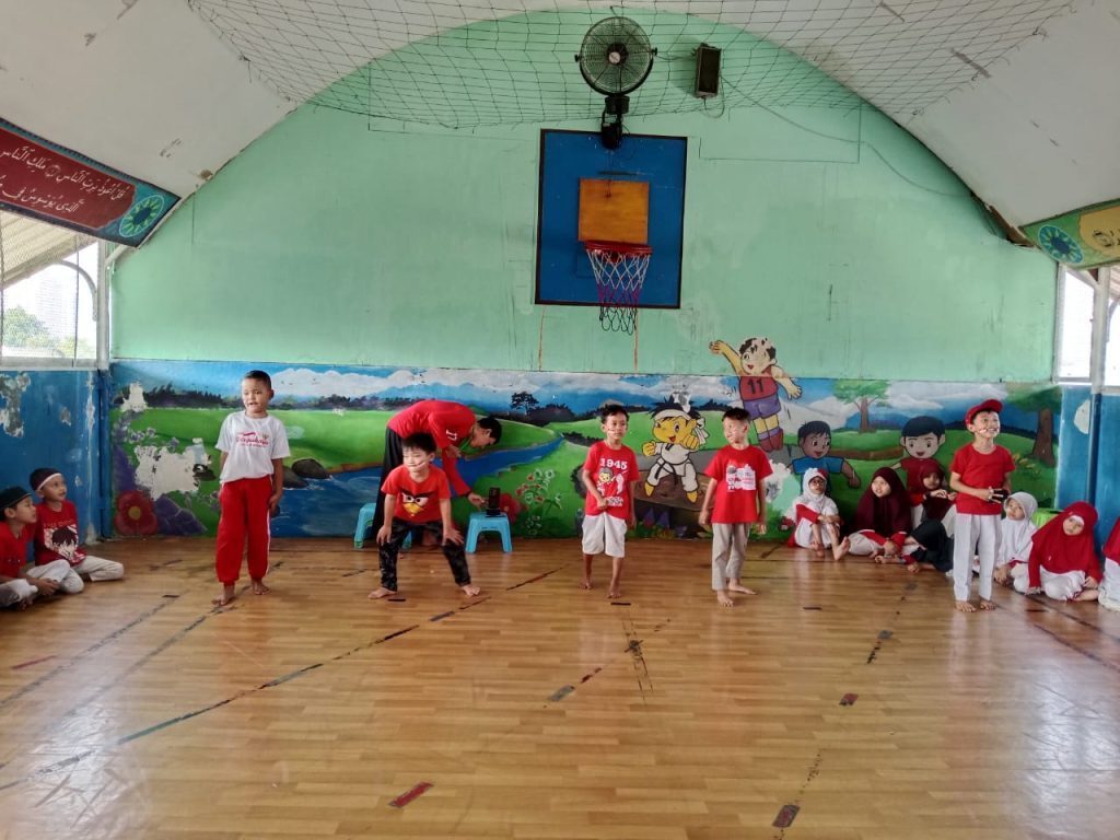 Lomba Trenggiling Kardus mujahid di SDIT Al-Furqon