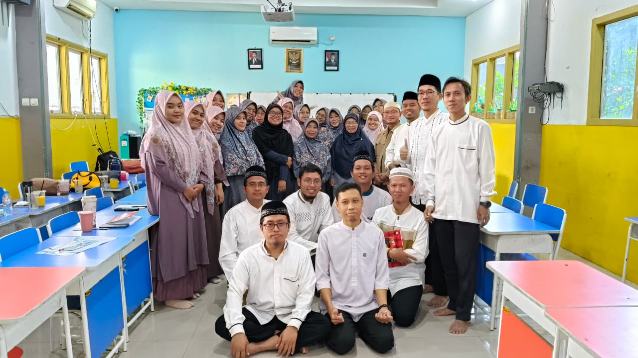 guru-guru sdit al-furqon dan tkit al-furqon di kajian guru