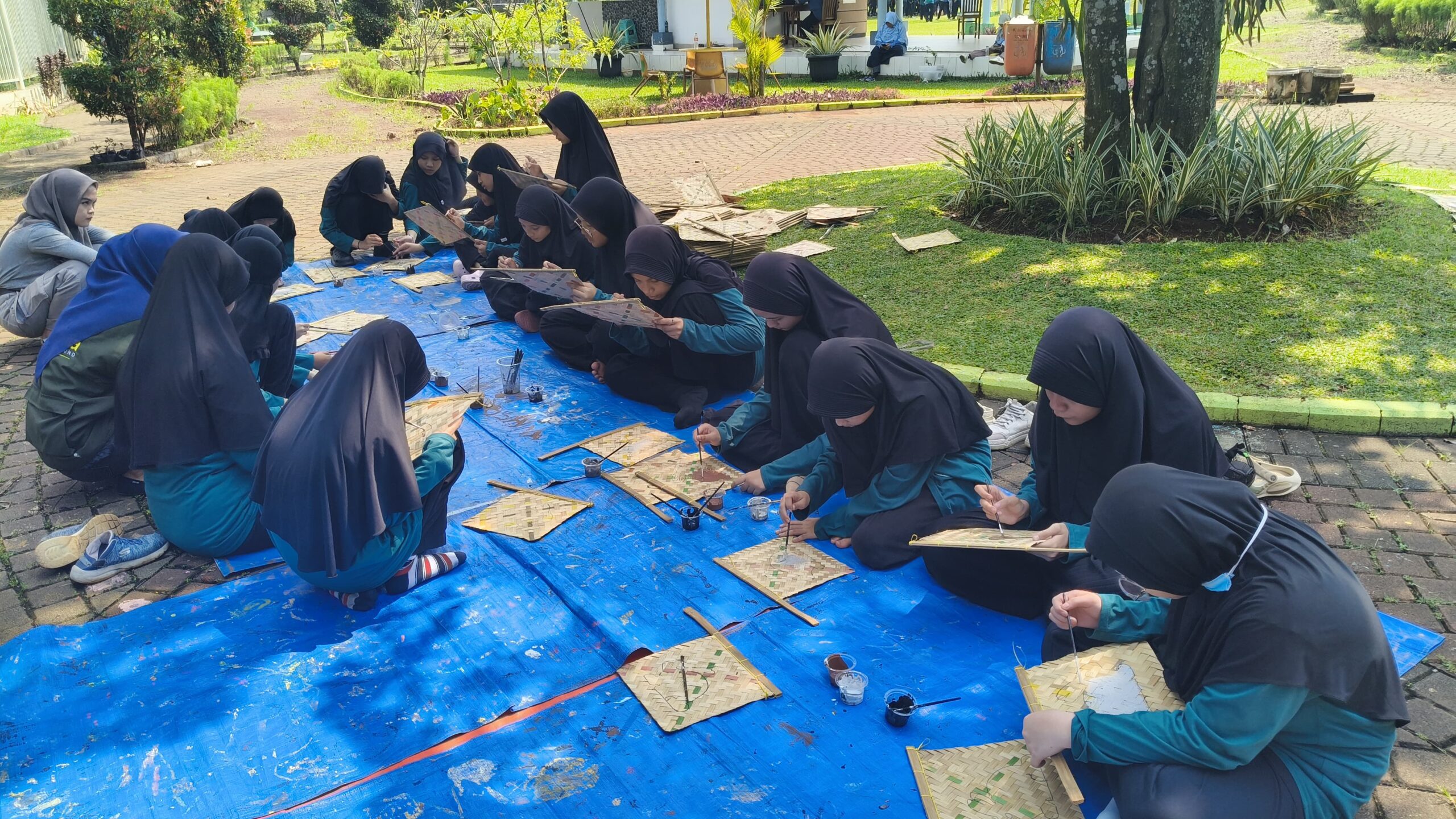 Menghias Kipas SDIT Al-Furqon 2025